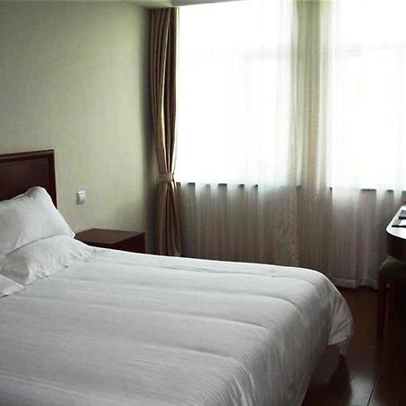 Greentree Inn Shanghai Jiading The South Of F1 Circuit Fangtai Hardware Market Express Hotel Dış mekan fotoğraf